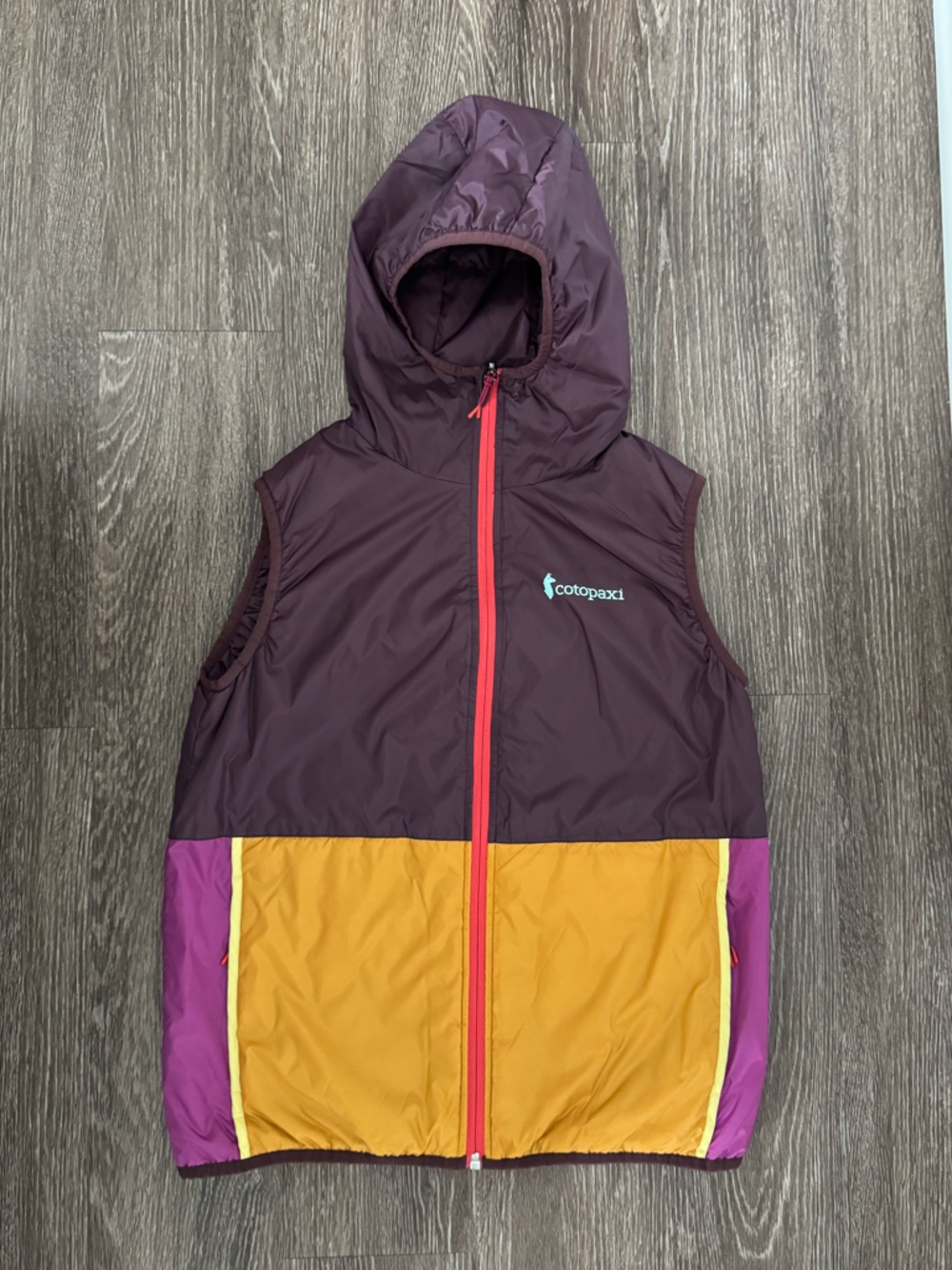 New! Cotopaxi Teca Calido Reversible Hooded Vest